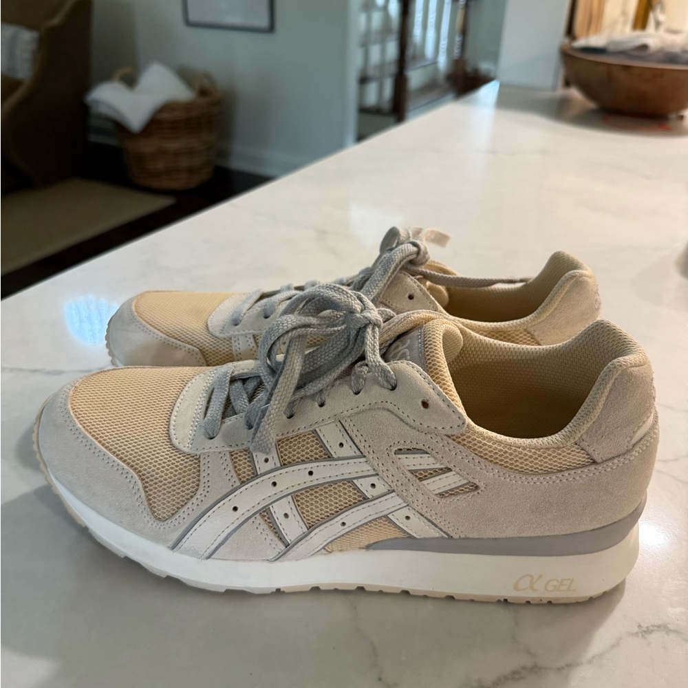 Asics Cream and Gray Running Shoes Women’s LYTE CLASSICS